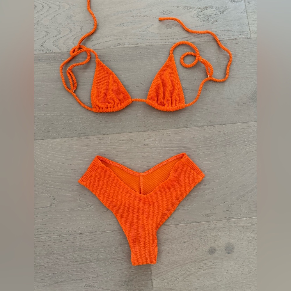 Skatie Orange crinkle bikini